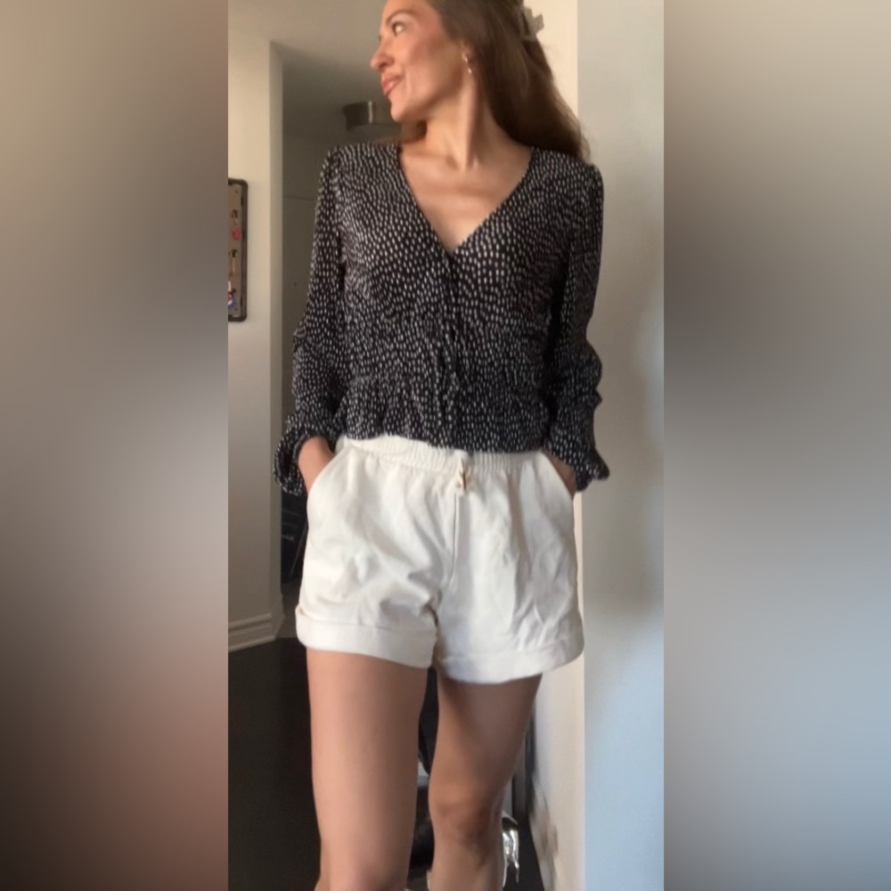 Weworewhat Women's Cream Shorts